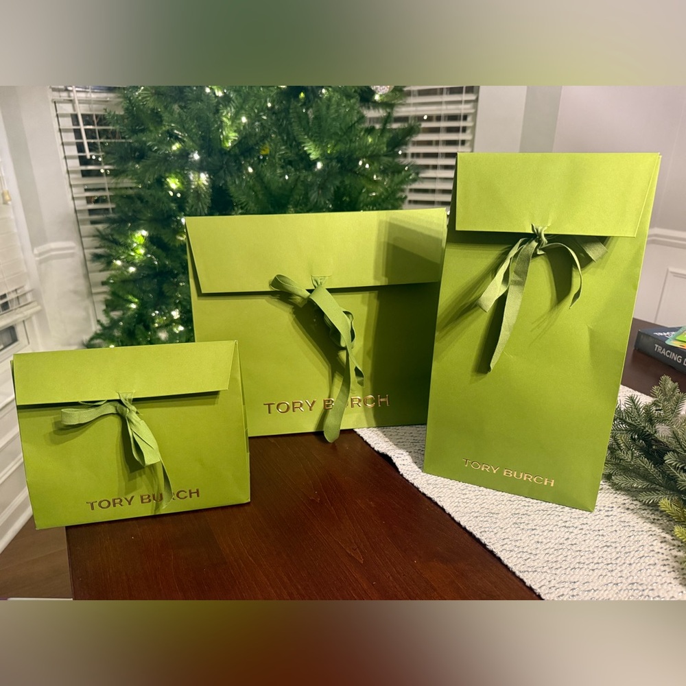 SMALL Tory Burch gift bag. Newest style green, green ribbon. New 2025 season!